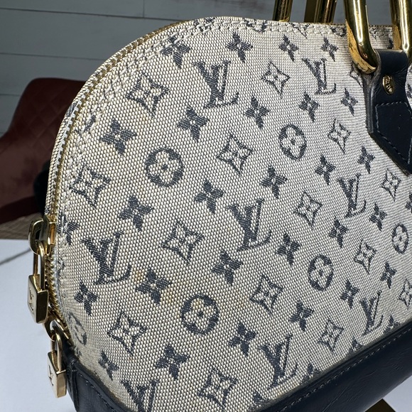 Louis Vuitton Monogram Mini Lin Alma Long Handbag - Picture 13 of 15